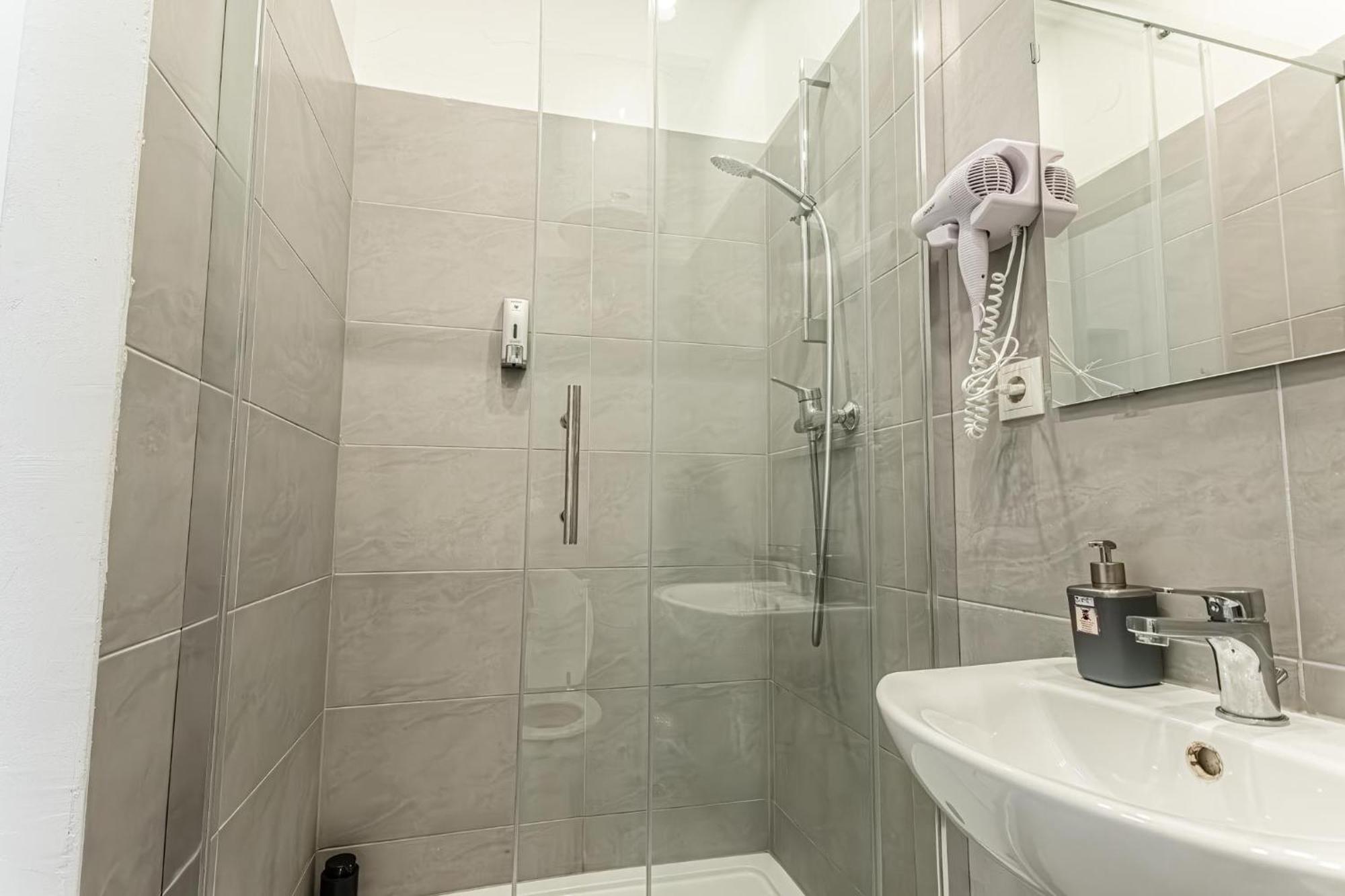 Gorgeous 1Br Apt Near Akh Hospital Вена Экстерьер фото